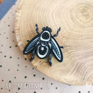 pin mucha, owady, broszka drewniana biżuteria ekologiczna ręcznie malowane