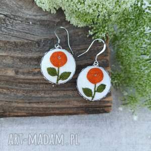 haftowane kolczyki z pomarańczowymi kwiatami, kwiatowa biżuteria
