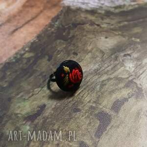 ręcznie haftowany pierścionek dla franciszki, boho biżuteria, ekstrawagancko