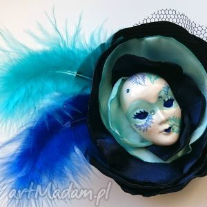 broszka zkolekcji masquerade - pierzasta, pióra, maska wenecka, prezent