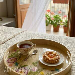 Prezent Taca dekoracyjna z suszonymi kwiatami - rękodzieło z żywicy