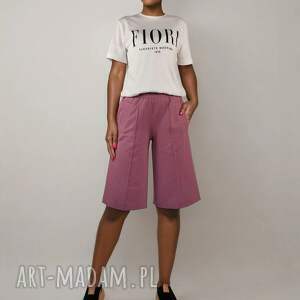 Szorty, spodenki damskie z ozdobnymi przeszyciami