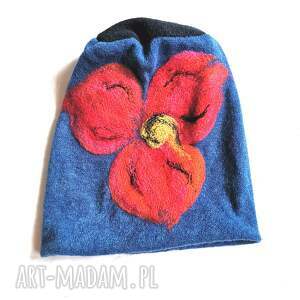 handmade czapki czapka niebieska wełniana filcowana zimowa handmade w kwiaty
