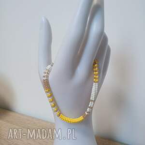 słoneczna bransoletka z koralików biżuteria subtelna ręcznie robiona