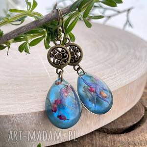 Kolczyki z płatkami kwiatów w żywicy k416, kwiatami