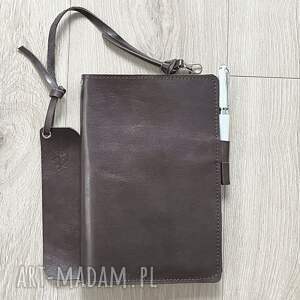 okładka skórzana na zeszyt formatu A5 brązowa lico z połyskiem