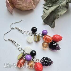 Kolczyki: muszka owocówka tępo przed siebie patrzyła, za dużo cydru