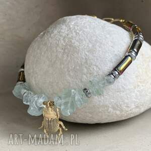 falcOne: Bransoletka kamienie i złoty skarabeusz, z fluorytami, ze szkłem, platerowany mosiądz, pozłacany