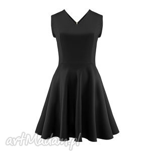 sukienki mała czarna z dekoltem