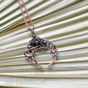 lunula z hematytem - kobiecy naszyjnik wisiorem miedzianym, biżuteria wire