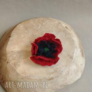 Makowa broszka filcowana, mak, walentynki