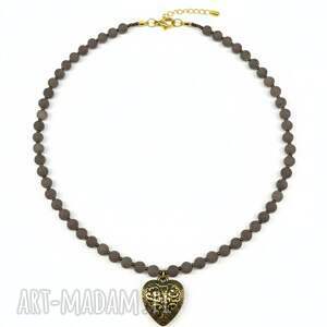 Naszyjnik Vintage z Ażurowym Sercem i Matowym Jadeitem - Elegancja
