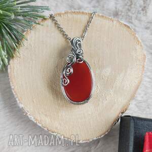 Naszyjnik z czerwonym agatem „Świąteczne Ciepło” - stal chirurgiczna, wire wrapping
