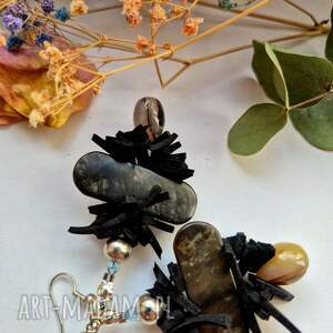 kolczyki w odcieniach szarości masa perłowa i kamienie oraz cuda wianki