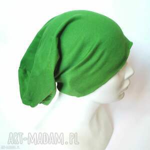 czapka zielona z dzianiny bez podszewki, brzegi ostre, dobra na codzienne
