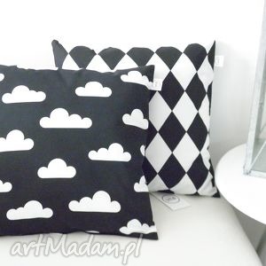handmade poduszki czarna w białe chmurki scandi na jaśka 40x40 cm