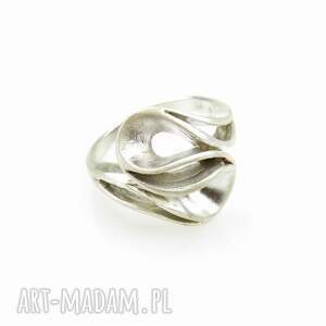 fala biała - pierścionek srebrny, biżuteria autorska prezent niej