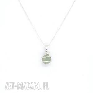 srebrny naszyjnik z zielonym morganitem, biżuteria srebrna, mała zawieszka