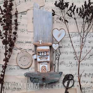 Prezent Rustykalny wieszak z domkiem i serduszkami no 2