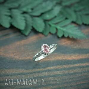 srebrny pierścionek flora z różowym turmalinem, srebrny pierścionek z różowym