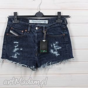 spodnie spodenki szorty postrzępione, denim, diy, jenas, ćwieki