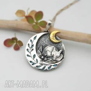 artystyczny naszyjnik z lisem ze srebra, śpiący lis