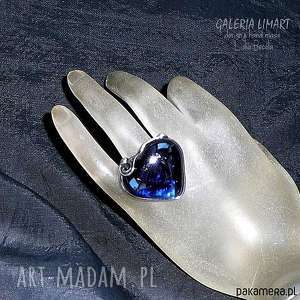 kobaltowe serce, pierścionek uroczy dla miłośniczki niezwykłych pierścieni. Super