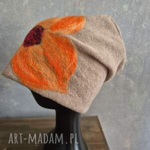 czapka wełniana filcowana zimowa handmade w kwiaty na podszewce - rozmiar