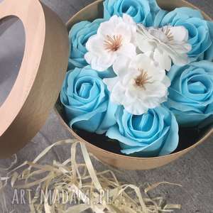 handmade kosmetyczki box flowers. Flowers with soap