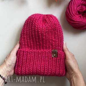 Gruba wełniana czapka oversize z bardzo szerokim wywinięciem - magenta