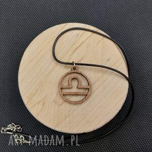 handmade wisiorki naszyjnik wisiorek drewniany znak zodiaku waga