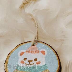 dekoracje świąteczne ręcznie malowana bombka drewniana na choinkę z misiem