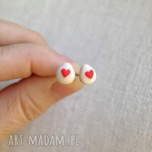 Prezent Kolczyki jajka z sercem - minimalistyczne wielkanocne sztyfty