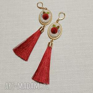ręcznie haftowane kolczyki z chwostami stal szlachetna filcu stylowo