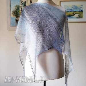 ręcznie na drutach - wieczór piórkowa, asymetryczna chusta z jedwabiu i moheru