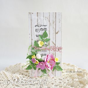 handmade scrapbooking kartki z pisankami i kwiatami