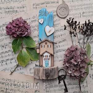 rustykalny wieszak na klucze no 3, z drewna, pomysł prezent