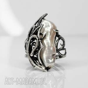 unihorn vi - srebrny pierścień z perłą biwa, metaloplastyka srebro pierścionek