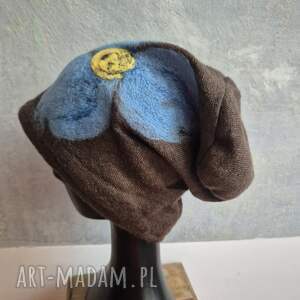 czapka wełniana filcowana zimowa brazowa handmade w kwiaty