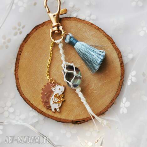 makramowy breloczek z kamieniem - fluoryt brelok do kluczy, pomysł