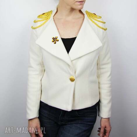 bezowa krotka damska marynarka, damski zakiet, kobieta, oryginalna, wyprzedaz