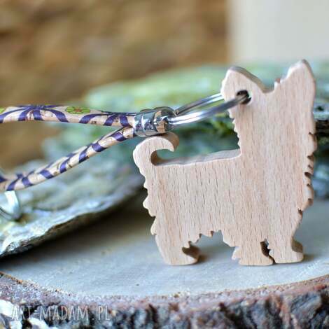 Brelok do kluczy york z drewna i korka Flowerby - ręcznie malowany pies