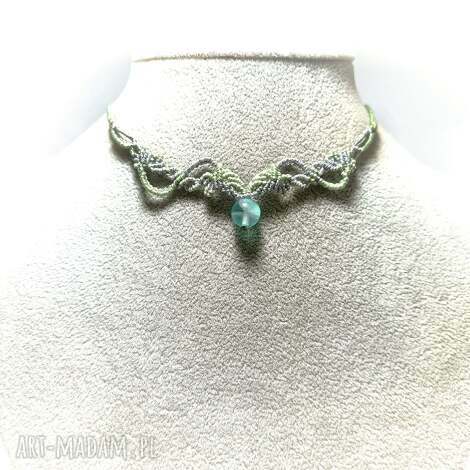 ogród fluoryt w makramie delikatna kolia pleciona jasna zieleń, biżuteria