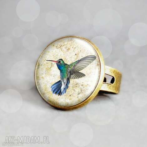 koliber pastelowy oryginalny pierścionek z grafiką w szkle ptaszek, ptak