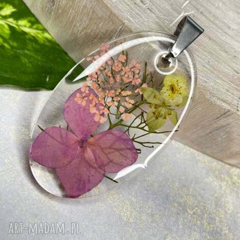 Naszyjnik boho z kwiatami w żywicy z1751 - Herbarium Jewelry handmade