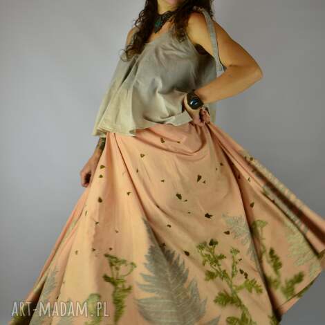 barwiona roślinami dzika spódnica leśny motyl, moda zrównoważona eco friendly