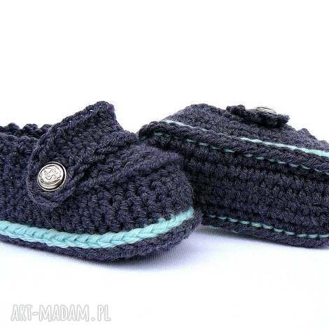 Niebieskie buciki handmade na szydełku na chrzest - dla niemowląt, prezent-pamiątka