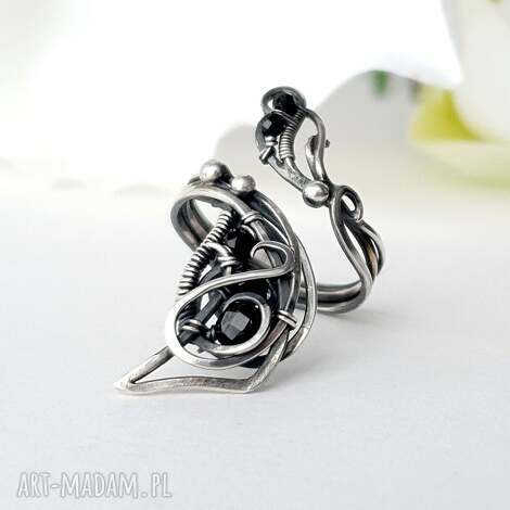 Naja - srebrny pierścionek ze spinelami, regulowany wire wrapping (handmade)
