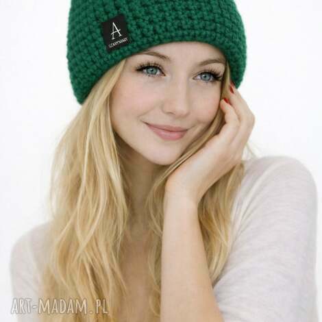 Czapka jesienna beanie w butelkowej zieleni handmade