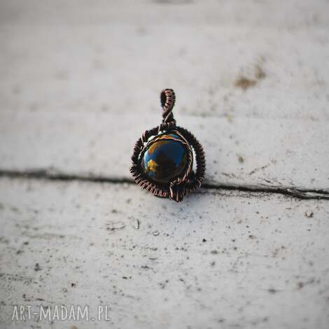 naszyjnik mragat, gagat miedziany, wisiorek z gagatem miedź oksydowana, kamienie